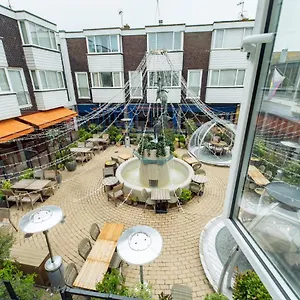 Square Townhouse Apartment